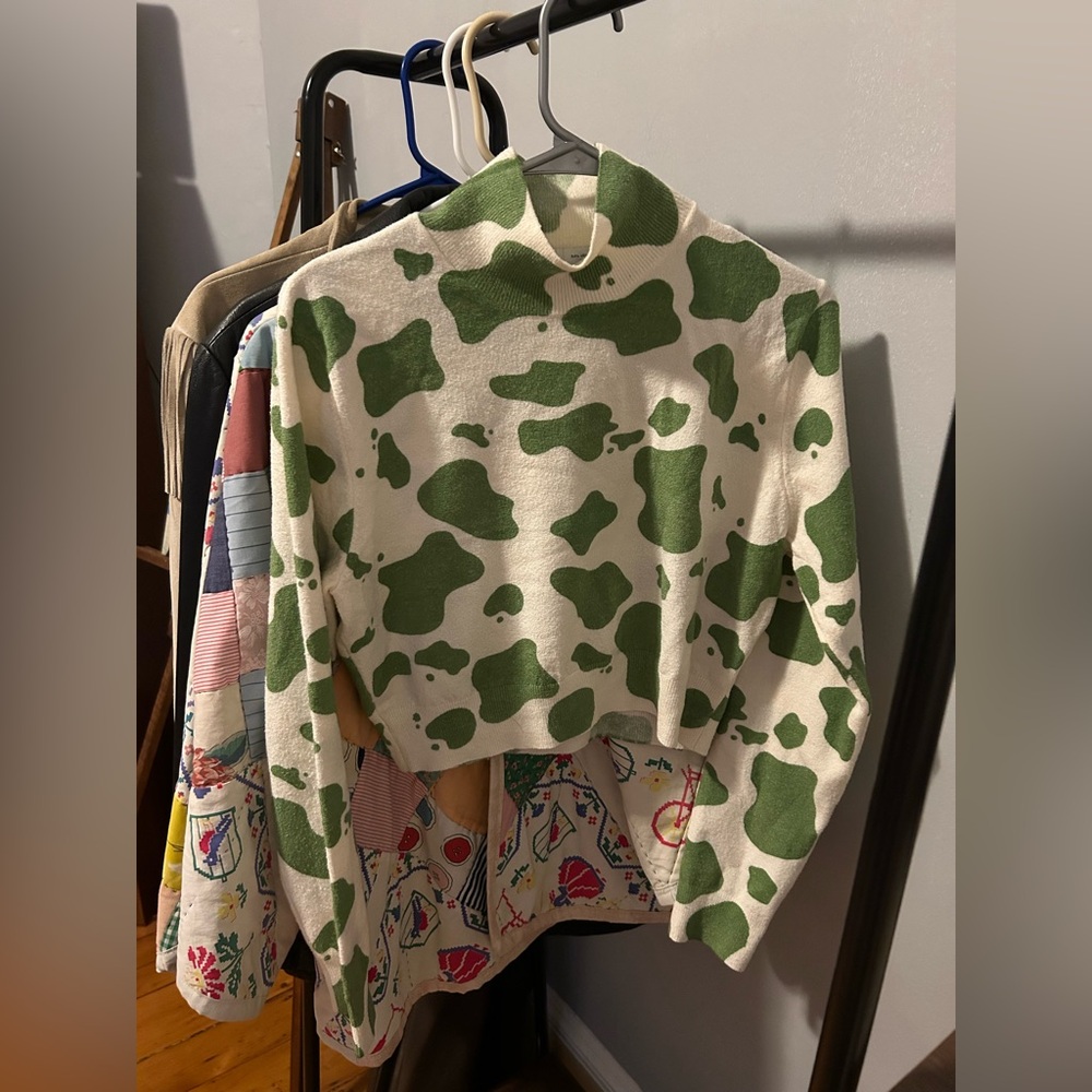 Zara cropped Green and White Cow Patterned Sweater